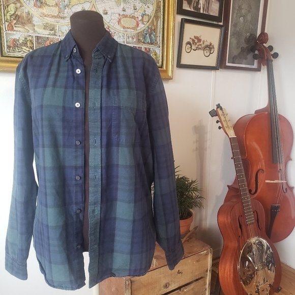 GAP Plaid Button Down - Picture 6 of 8